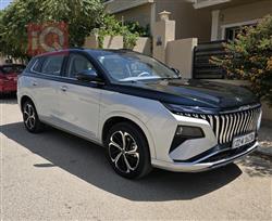 دۆنگ فینگ ئیلۆس هیوج
